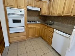 4231 212th St, Bayside, NY 11361