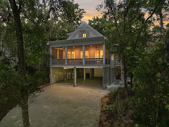 2nd image of 575 Pelican Ct