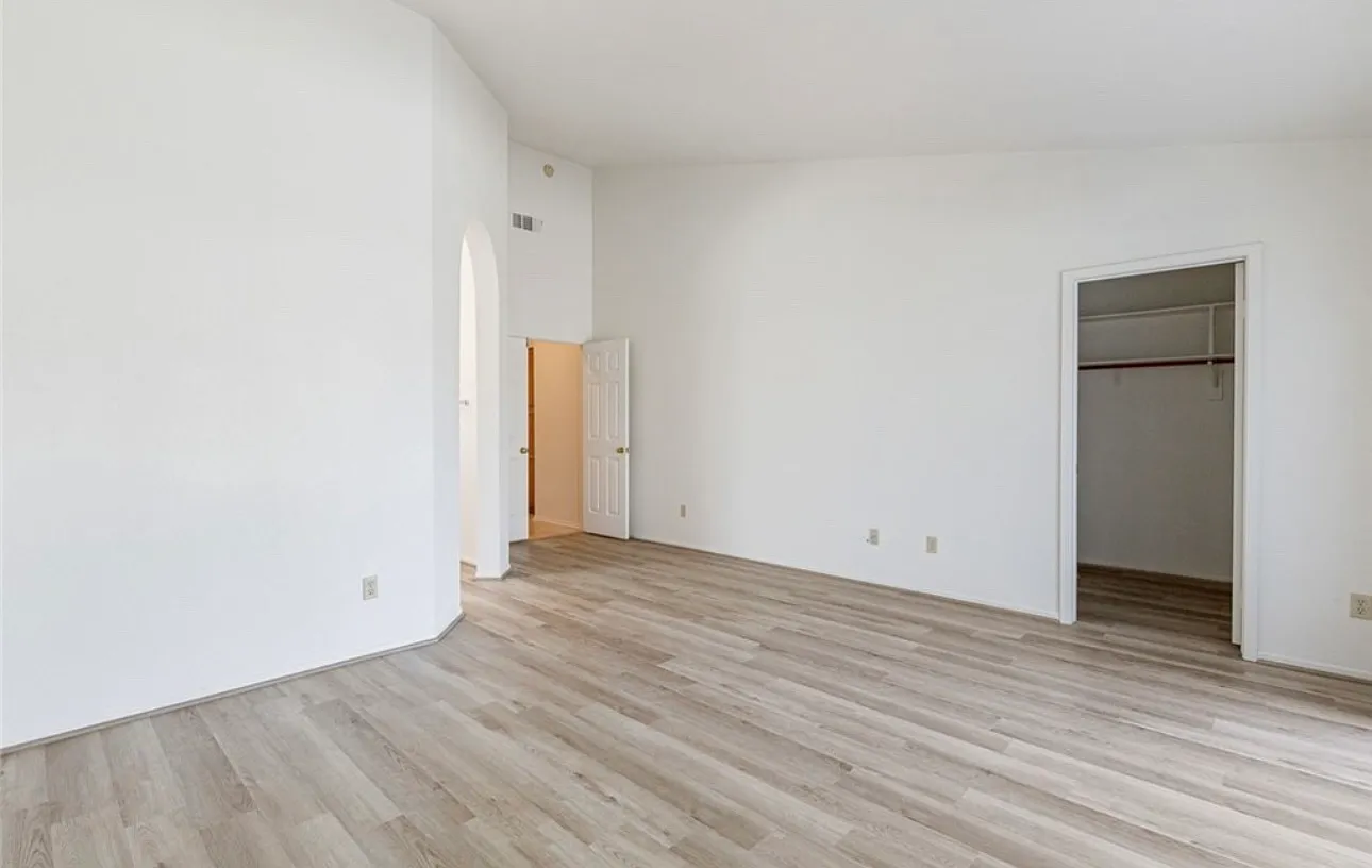 3 bed, 1664 sqft, $3,400 — Photo 4
