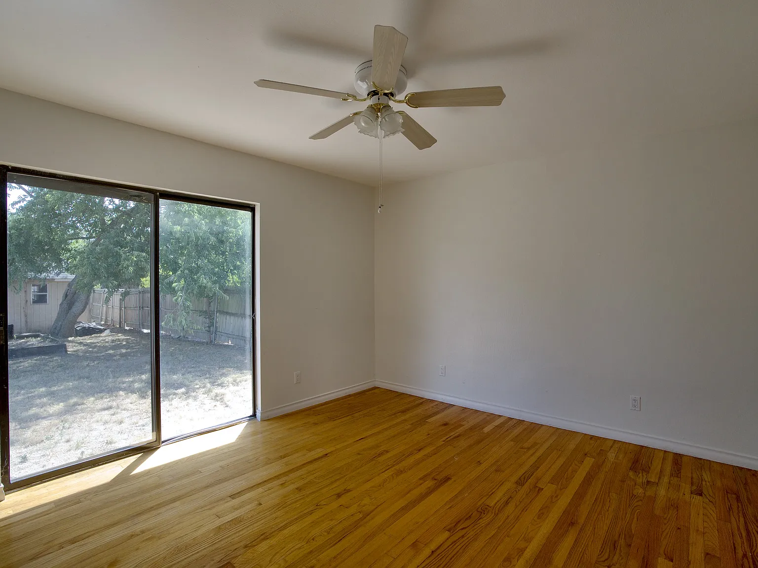 3 bed, 1709 sqft, $3,200 — Photo 3