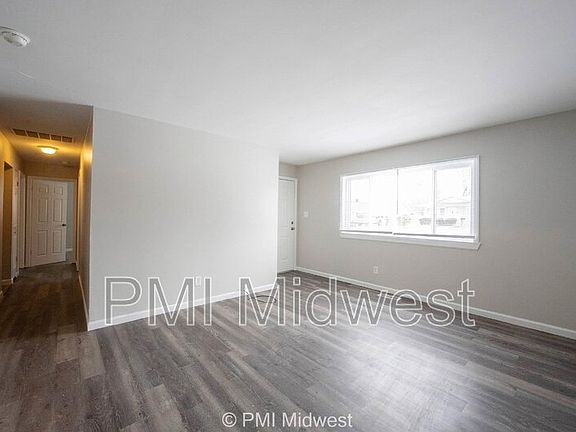 4th image of 7217 E 52nd St