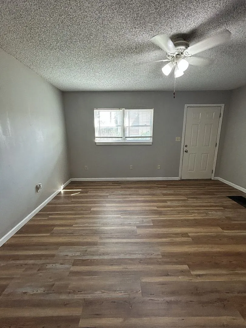 1116 S Elm — Photo 3