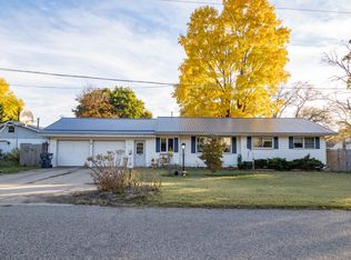 402 Durkee St, Lawton, MI 49065