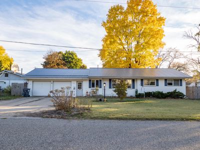 402 Durkee St, Lawton, MI, 49065