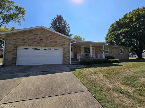 13312 Dawn Ave NW, Uniontown, OH 44685