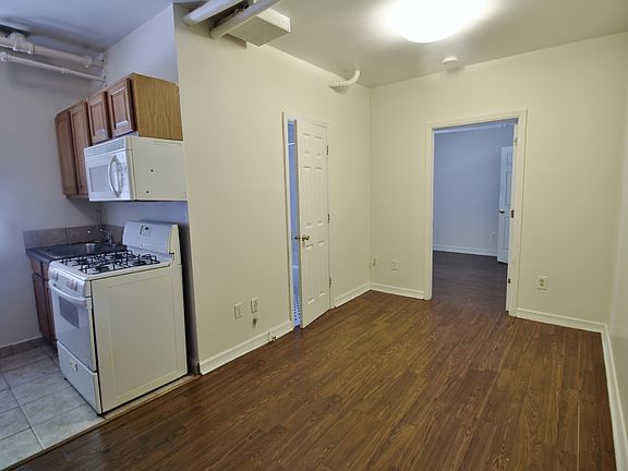 2nd image of 940 Saint Nicholas Ave APT B4