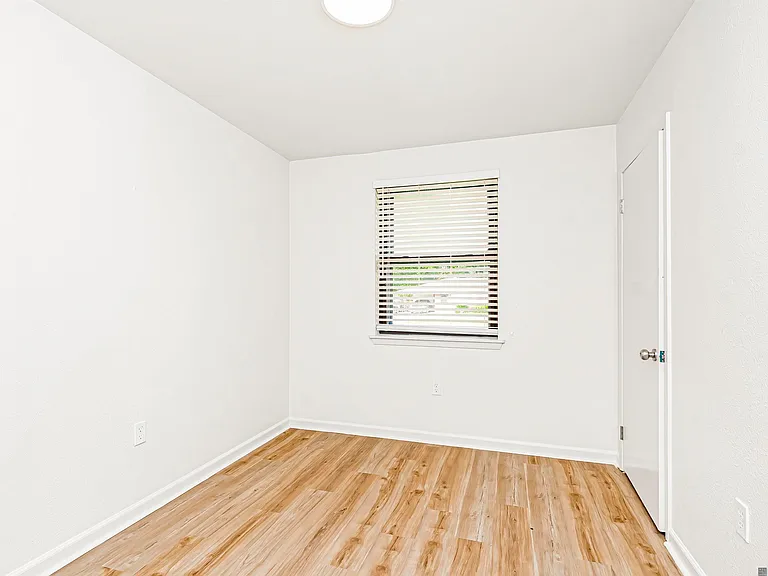 11444 Saint Lawrence Dr — Photo 15