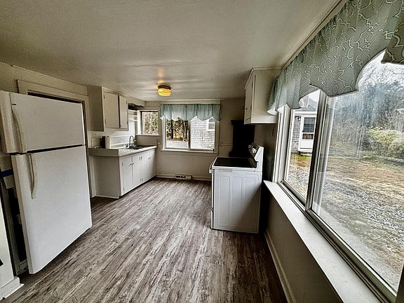 2nd image of 47 Winemack Street