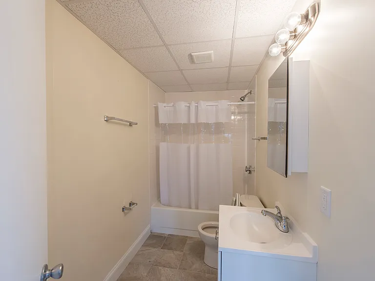 MBH Apartments — Photo 6