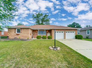 2912 Makley Dr, Lima, OH 45805