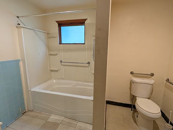 5th image of 299 Cable St #1