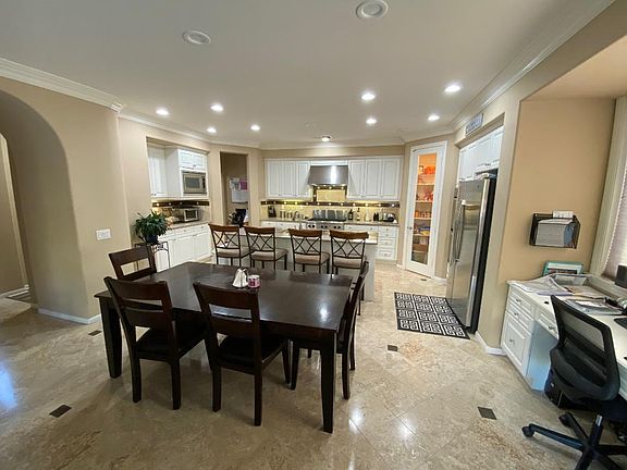 4th image of 1035 White Alder Ave