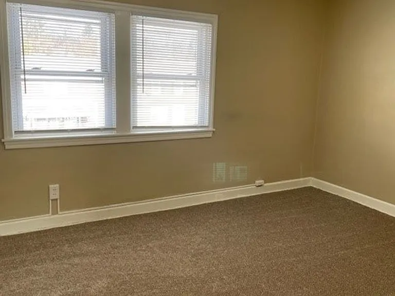 2335 Kensington St — Photo 11