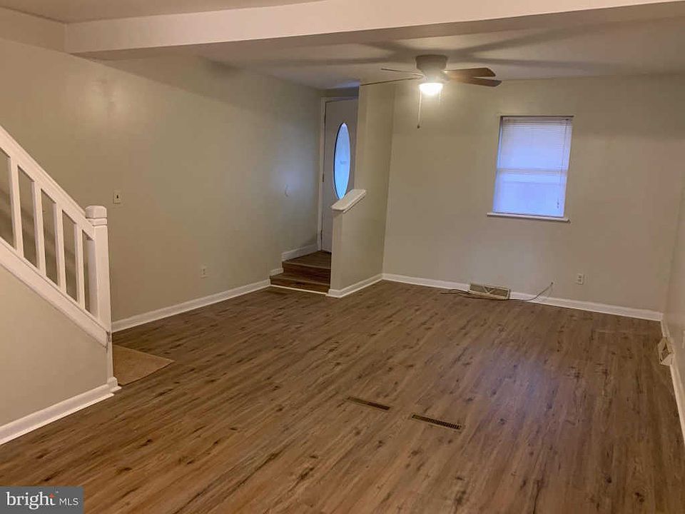 1st image of 325 E Linden St