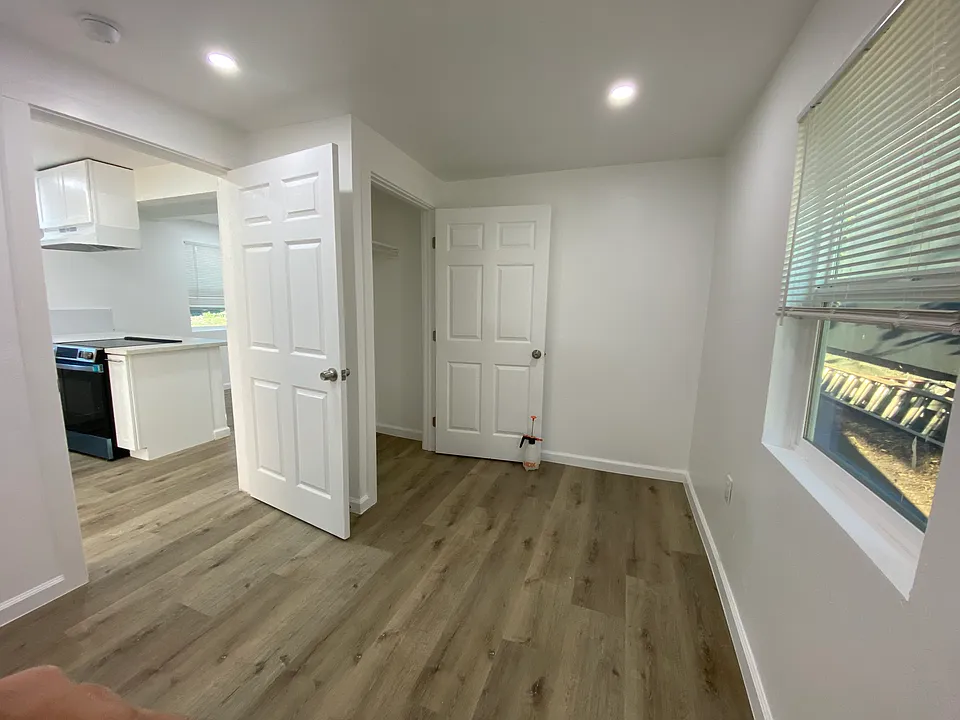 1st bedroom by the kitchen