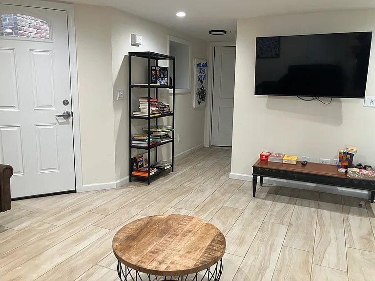 18 51st St #BASEMENT — Photo 5