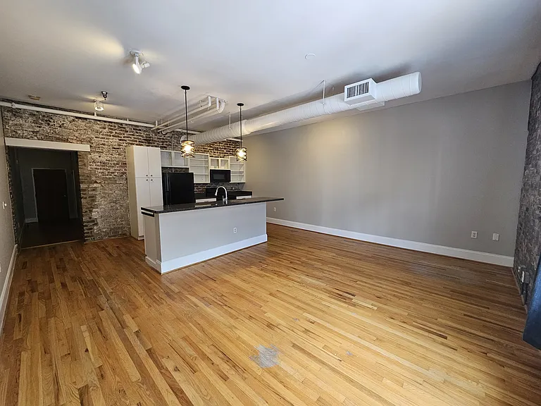 1417 Market St #26 — Photo 10