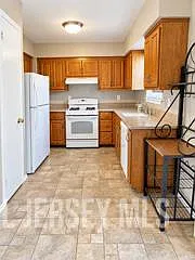 2 bed, 1.5 bath, 1443 sqft, $2,700 — Photo 3