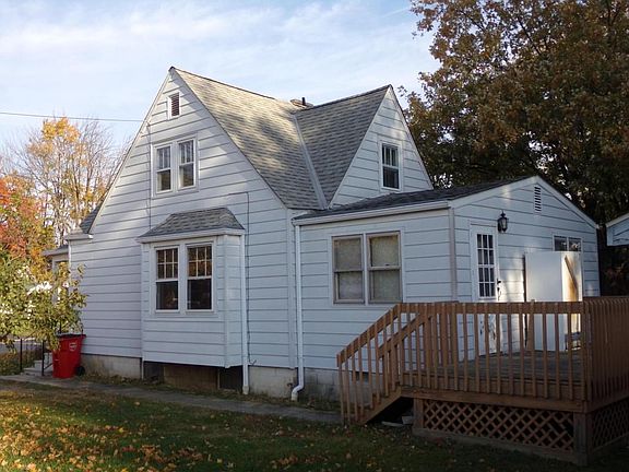 3rd image of 3994 Elm St