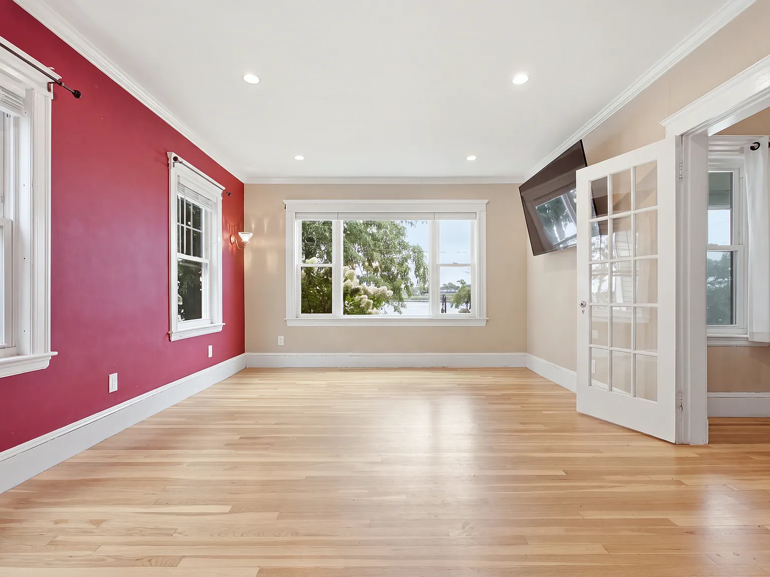 2 bed, 1100 sqft, $3,300 — Photo 3