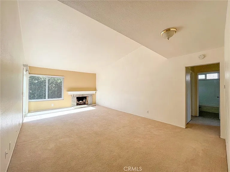 1359 Calle De Oro — Photo 7