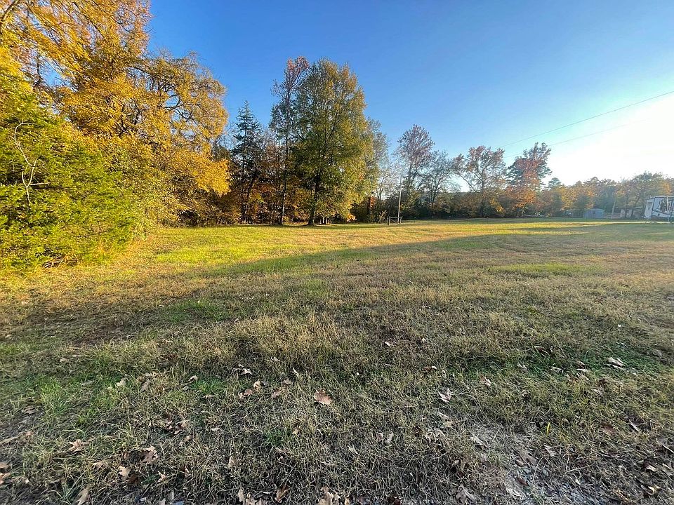 1st image of 108 Boggy Ln
