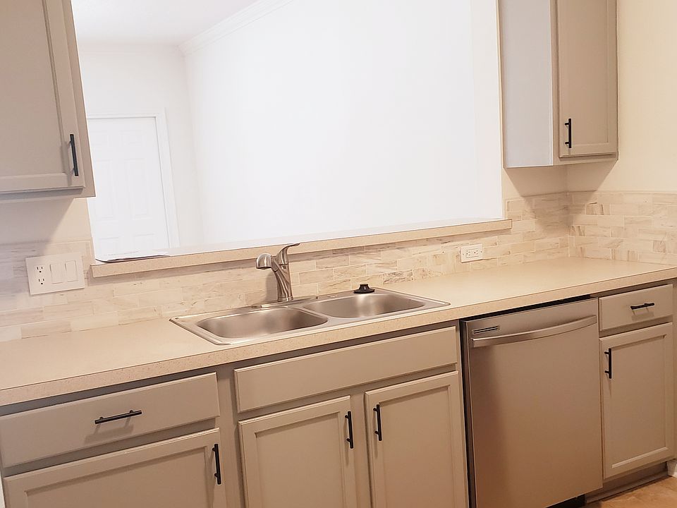 2nd image of 878 Southern Creek Dr