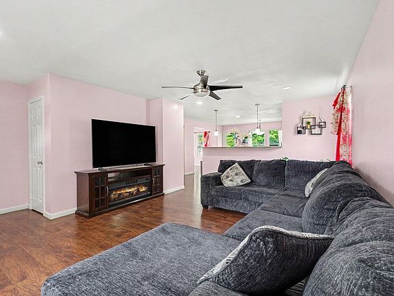 4th image of 5420 Woodrush Ave
