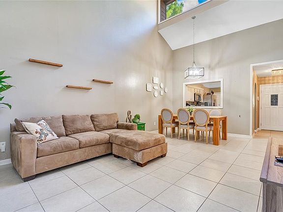 5th image of 448 Stanton Pl