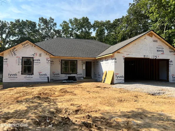 143 Beachwood Dr, Crossville, TN 38558