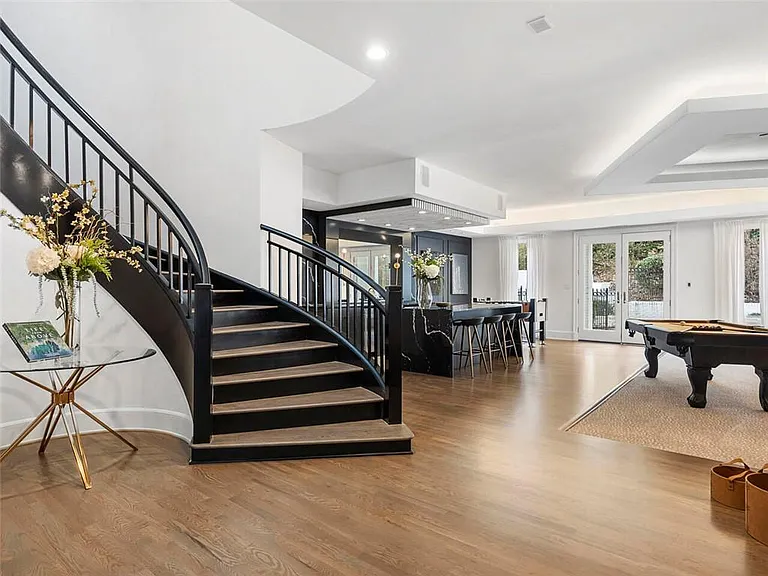 997 Davis Dr — Photo 29