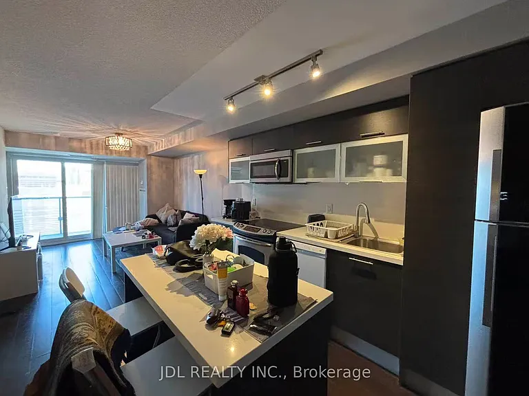 386 Yonge St #1813 — Photo 5