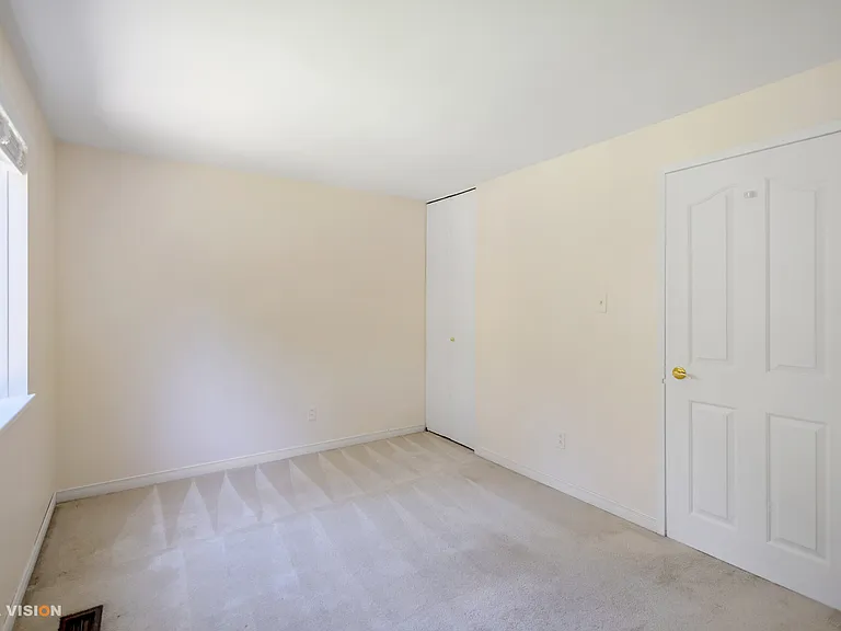 6191 Camsell Cres — Photo 8