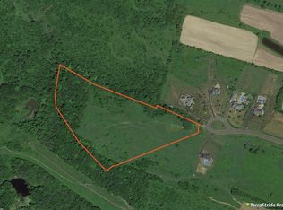 Crimson Ct, Castleton On Hudson, NY 12033