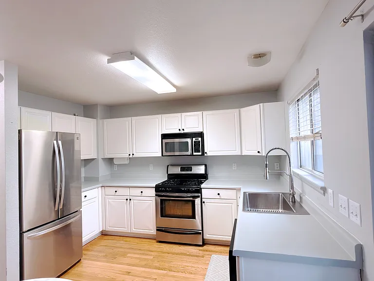 3046 W 107th Pl #A — Photo 5