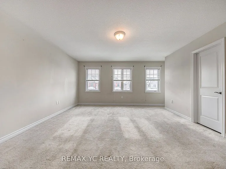 56 Walker Blvd — Photo 22