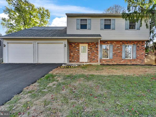 2114 Gring Dr, Wyomissing, PA 19610