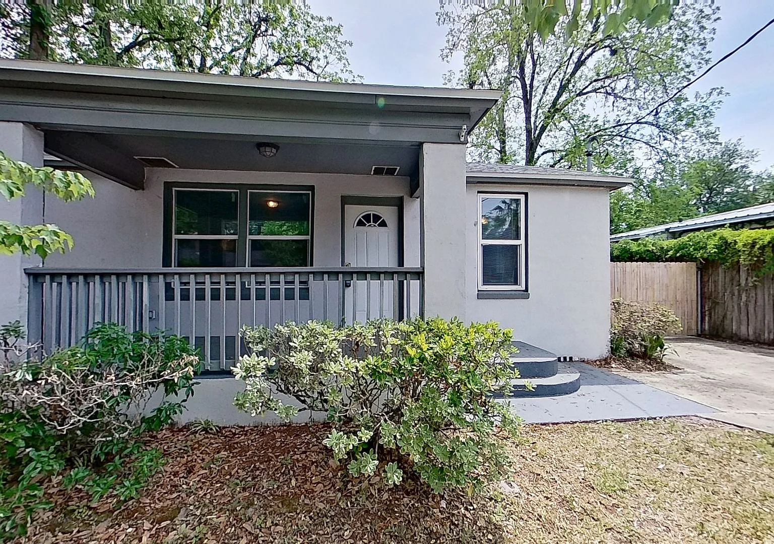 Beautiful Home in Murray Hill Available NOW! — Photo 1