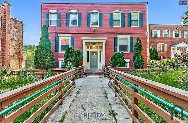 5 bed, 1850 sqft, $5,900 — Photo 1