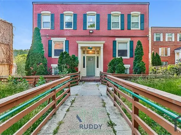 3130 Buena Vista Ter SE, Washington, DC