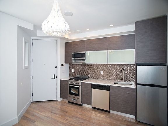 2nd image of 336 Chauncey St #2DD