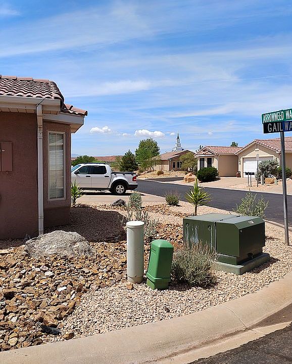 1st image of 272 E Arrowweed Way