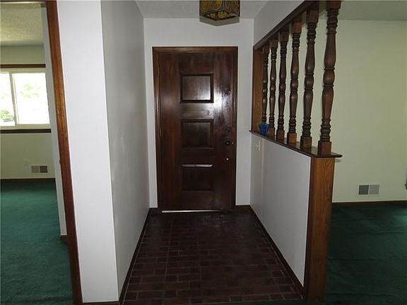 4th image of 613 E 117th St