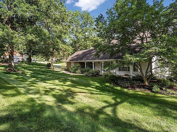 2nd image of 402 Heathstone Ln
