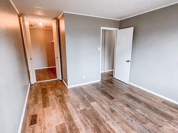 3rd image of 33 N Pearce St