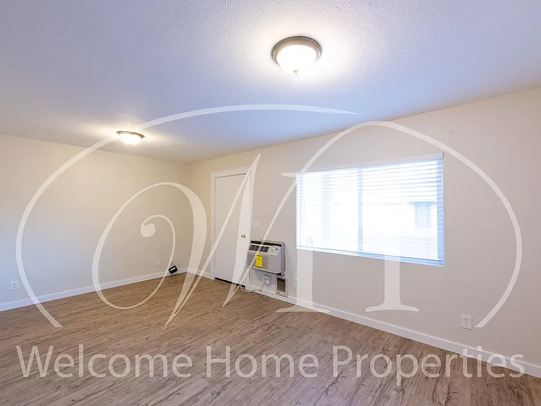 108 SE 6th St — Photo 24