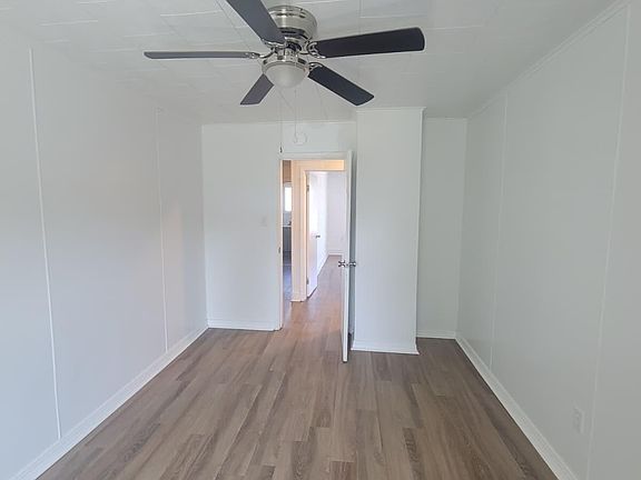 4th image of 611 Main St