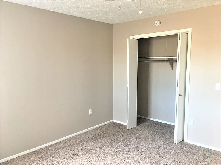 Southland Villa Apartments — Photo 20