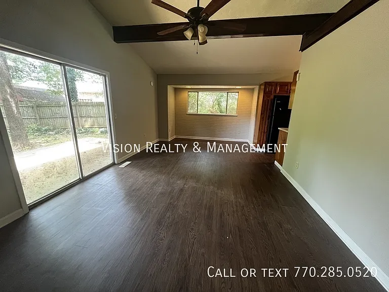 150 Castlegate Cir — Photo 7