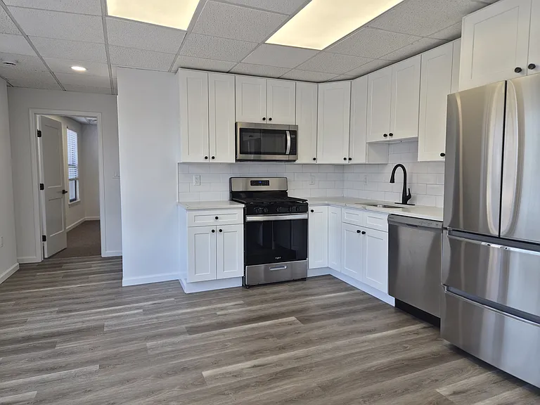 1 W Columbia Ave #1 — Photo 1